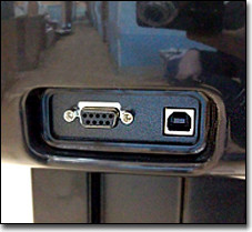 Плоттер подключается к компьютеру по USB-кабелю