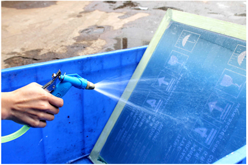 Увеличьте напор воды.