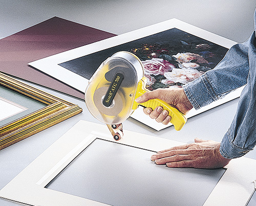 Устройство для нанесения клеепереносящих лент