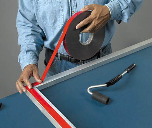 Двусторонняя клейкая лента