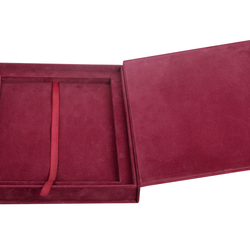 Подарочный футляр, флокированные покрытие и ложемент, бордовый, для плакетки 20 х 25 см